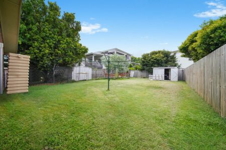 42 Victory Street, Zillmere QLD, Belconnen - Photo 3