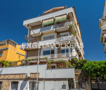 Via San Damaso, appartamento ristrutturato con materiali di pregio - Photo 5