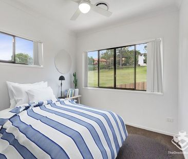 LUXURY 3 BEDROOM TOWNHOUSE DUCTED A/C THROUGHOUT! - Photo 6