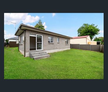 MODERN TWO BEDROOM HOME IN CONVENIENT LOCATION! - Photo 5