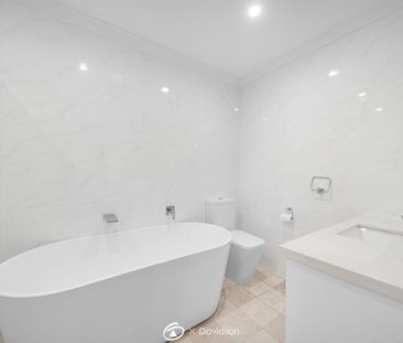 Spacious & Freshly Updated Family Home - Photo 6