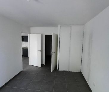 T2 AVEC LOGGIA ET PARKING - Photo 4