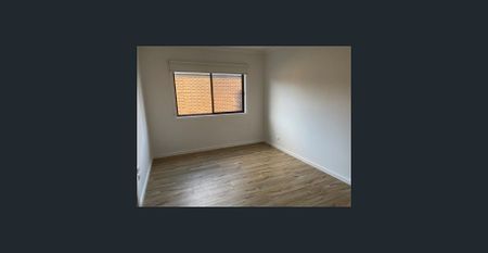 Near new complex - single room with private ensuite, all bills included - Photo 3