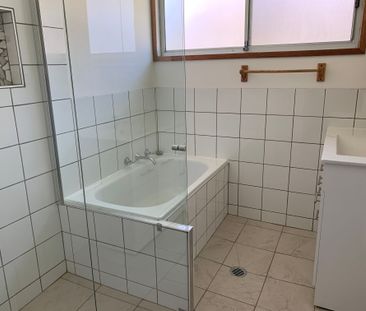 Sunny Four Bedroom Home - Photo 6