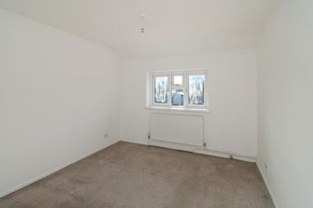 5 bedroom semi-detached house to rent - Photo 5