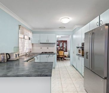 Stunning Family Home - Photo 5