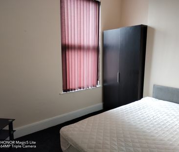 Room 4, 8 Broadgate, Preston - Photo 1