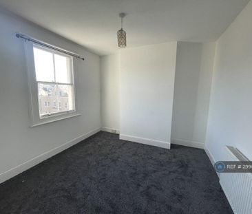 4 bedroom maisonette to rent - Photo 2