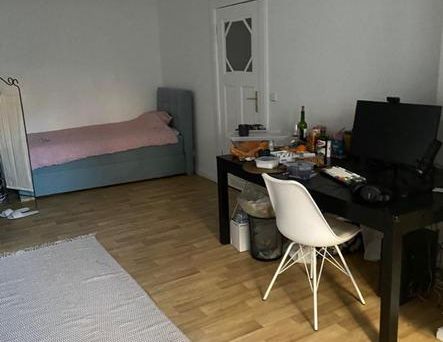 Einliegerwohnung Tiefparterre mit eigenem Eingang Bad und Küche - Foto 1
