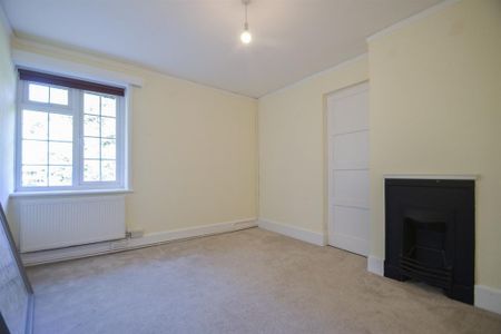 5 bedroom detached house to rent - Photo 4