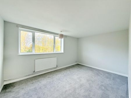 3 bedroom apartment to rent - Photo 2