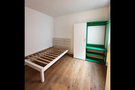 3 Bed Flat, Ground Floor, W3 - Photo 3