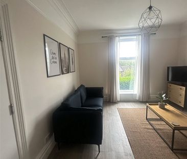 3 Woodthorpe Terrace, Huddersfield, HD1 - Photo 1