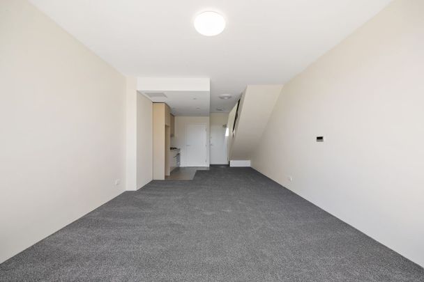 Modern One Bedroom in the Heart of Maroubra Junction - Photo 1