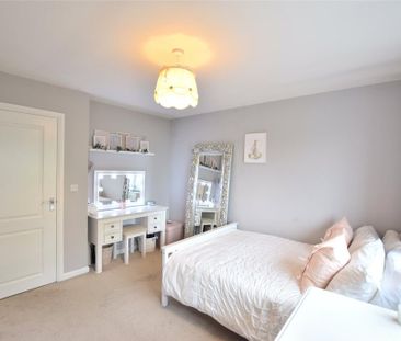2 bedroom semi-detached house to rent - Photo 4