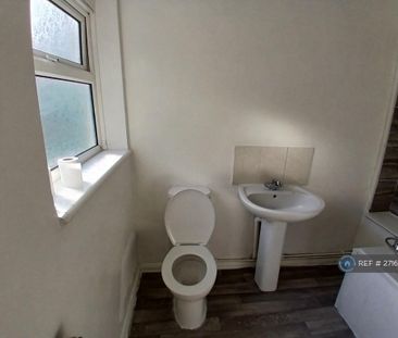 3 bedroom terraced house to rent - Photo 3