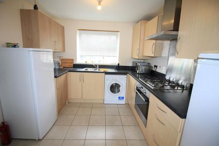 3 bedroom terraced house to rent - Photo 5