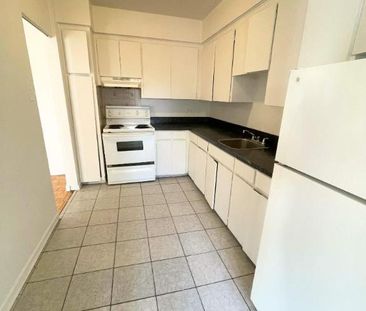 1 CH - 1 SDB - St-Laurent - $1,395 /mo - Photo 2