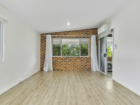 TOP-FLOOR 2 BEDROOM UNIT IN WOORIM - Photo 3