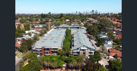 Victoria Garden 3-bedroom + loft stunning apartment - Photo 5