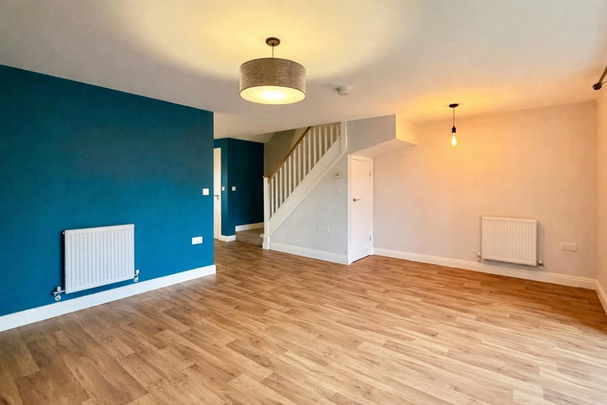 3 bedroom end of terrace house to rent - Photo 1