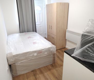 Studio to rent - Photo 1