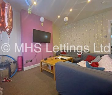 4 Bedroom Mid Terraced House for rent in Welton Grove - Photo 1