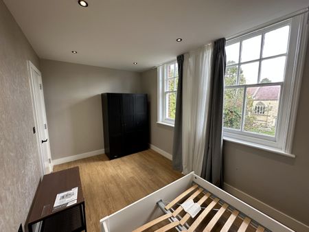 One-Bedroom Apartment - Photo 4