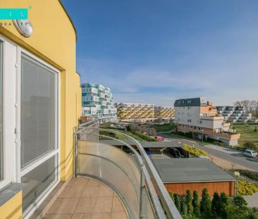 Pronájem příjemného bytu 1+kk s balkonem a sklepem v cihlovém domě ... - Photo 1