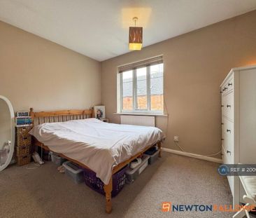 3 bedroom semi-detached house to rent - Photo 6