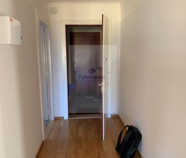 APPARTEMENT PROCHE DE TOUTES LES COMMODITES AVEC VUE SUR LE LAC - Foto 4