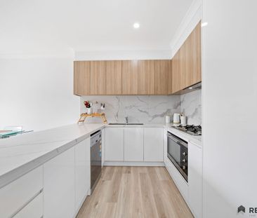 Modern Family Home in Cobblebank - Photo 6
