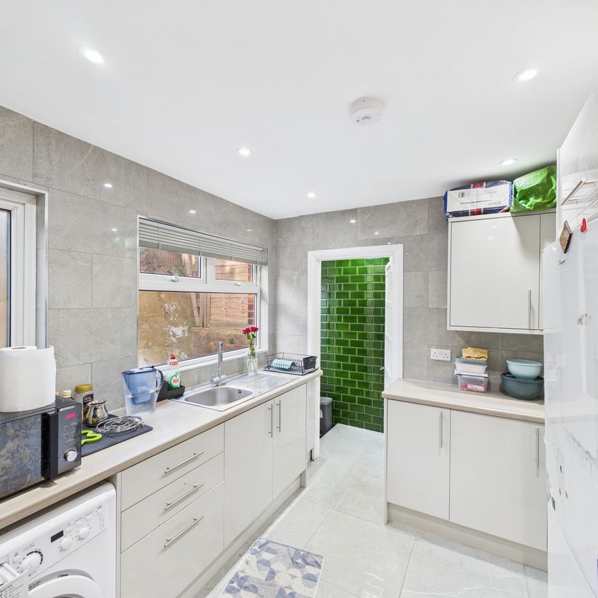 Coxmount Road, London, SE7 - Photo 1