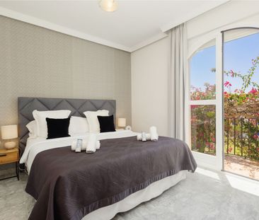 Townhouse in Bahía de Marbella - Photo 5