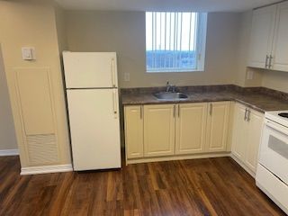 For Lease - 1056 Queens Avenue Unit# 504, Oakville, Ontario - Photo 4