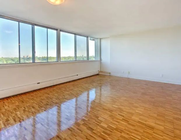 Fairway House | 6505 Cote Saint Luc Rd, Côte Saint-Luc - Photo 1