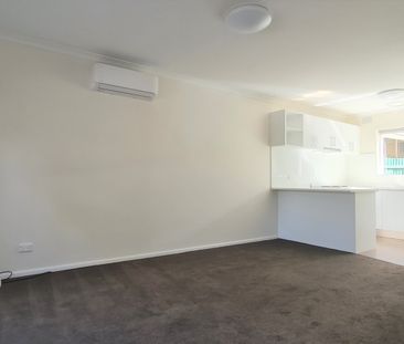 Convenient Location, Relaxed Living – ready to move in! - Photo 2