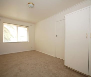 12 / 4 Walnut Street, CARNEGIE - Photo 2
