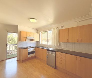 Bright & Sunny Apartment in Prime Rydalmere Location - Photo 4