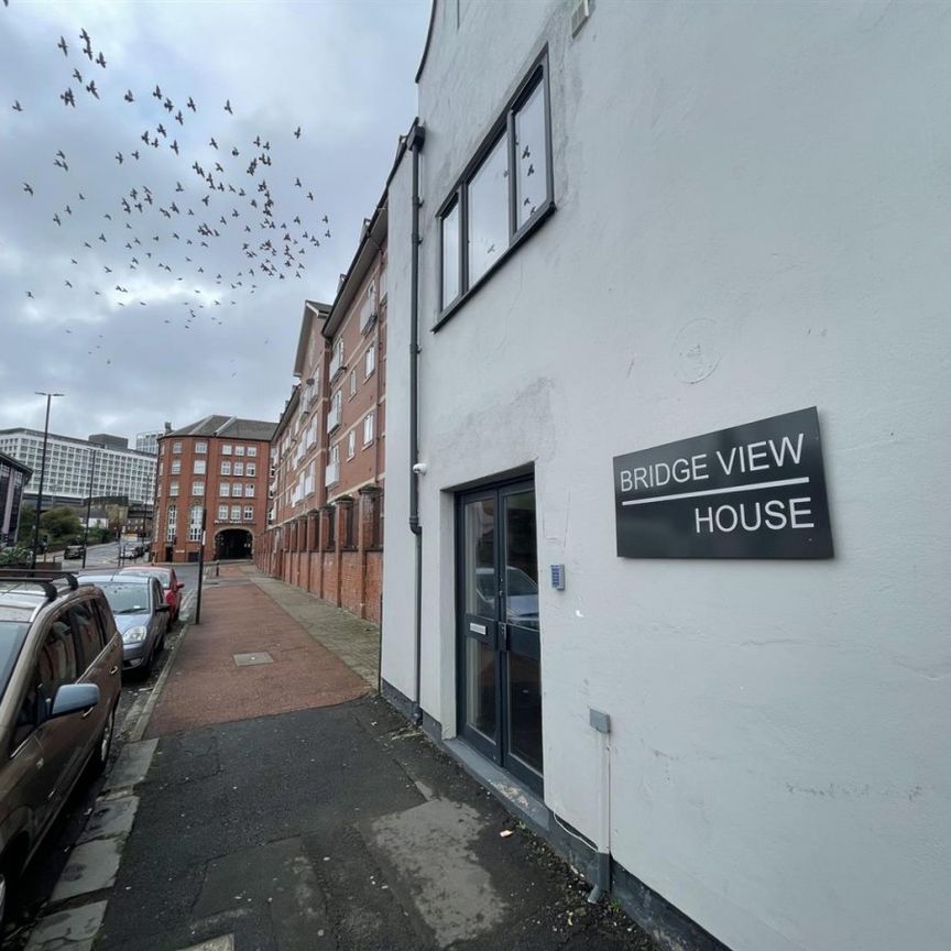4 bedroom Student Flat to rent in Bridge View House, 15-23 City Road, Newcastle Upon Tyne - Photo 1