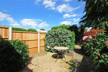 Walnut Tree Close, Guildford, Surrey, GU1 - Photo 3