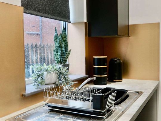 🏡 Brand New 5 Bedroom House Share – Oakes Street, WF2 Room 1 - Photo 1