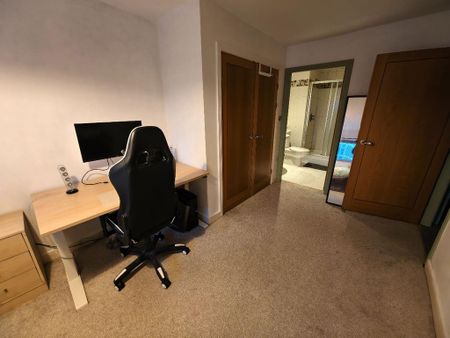 2 bedroom flat to rent - Photo 5