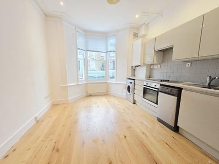 2 bedroom flat to rent - Photo 5