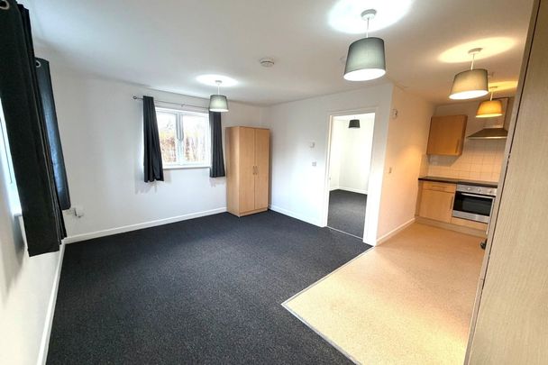 High Street, Didcot - Photo 1