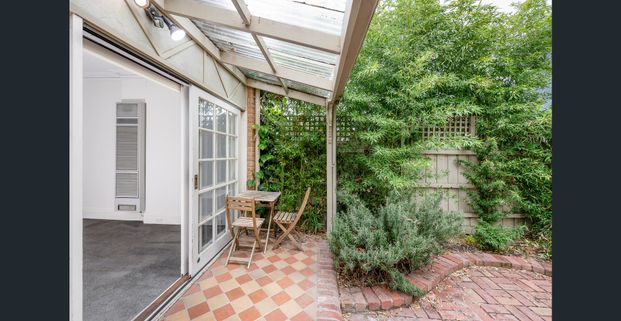 Enchanting Cottage Living - Photo 1