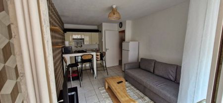 Location appartement 2 pièces 31.51 m² à Carqueiranne (83320) - Photo 2