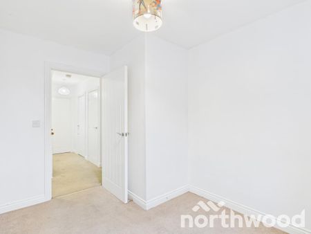 4 bedroom semi-detached house to rent - Photo 4