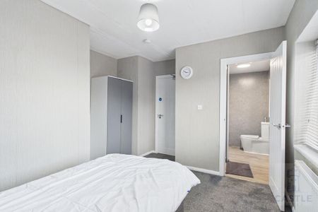 4 bedroom house of multiple occupation to rent - Photo 5