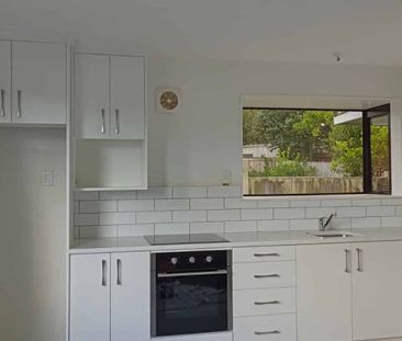 Walking distance to Papakura township and train station - Photo 3